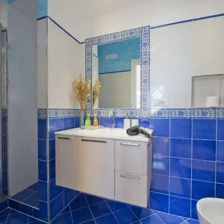 Sleeps 5 Air Con Wifi Casa vacanze *